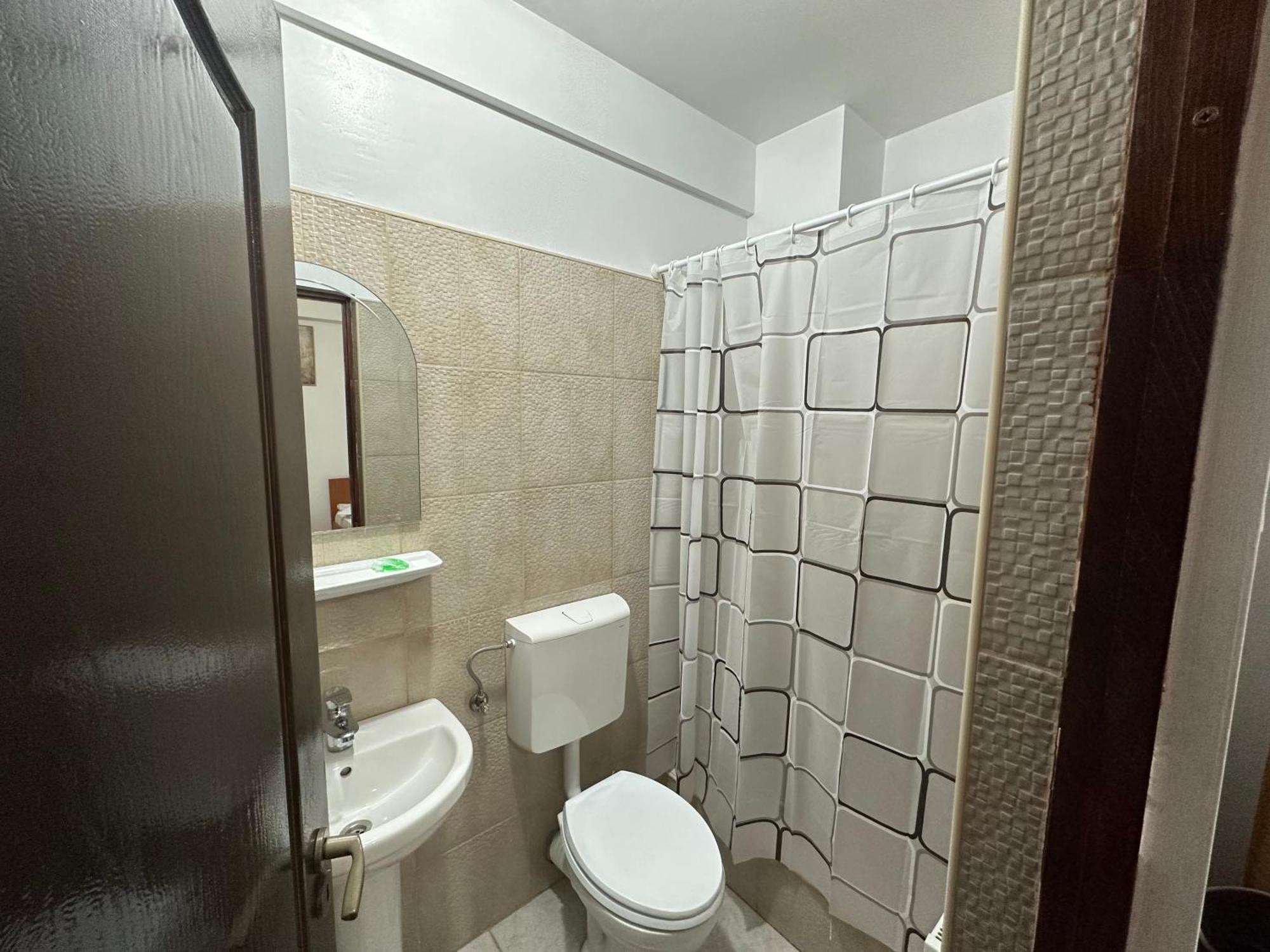 Casa Rustic Cazare ピテシュティ エクステリア 写真