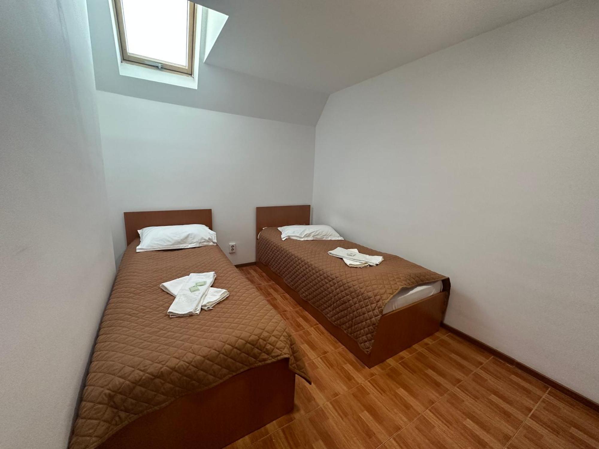Casa Rustic Cazare ピテシュティ エクステリア 写真