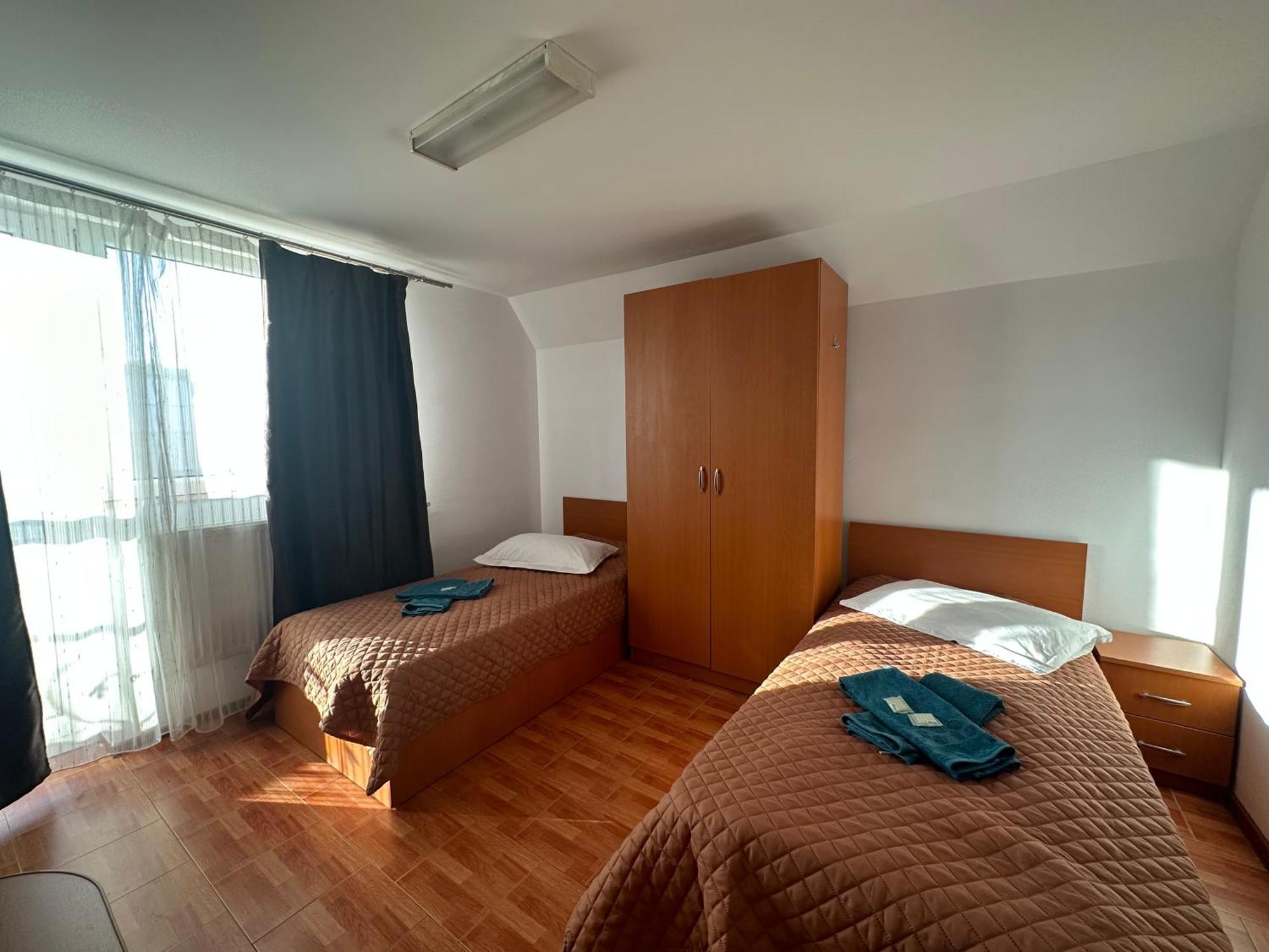 Casa Rustic Cazare ピテシュティ エクステリア 写真